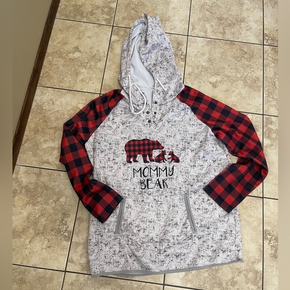 Sweaters - 💕CLEARANCE💕 Mama bear hoodie
